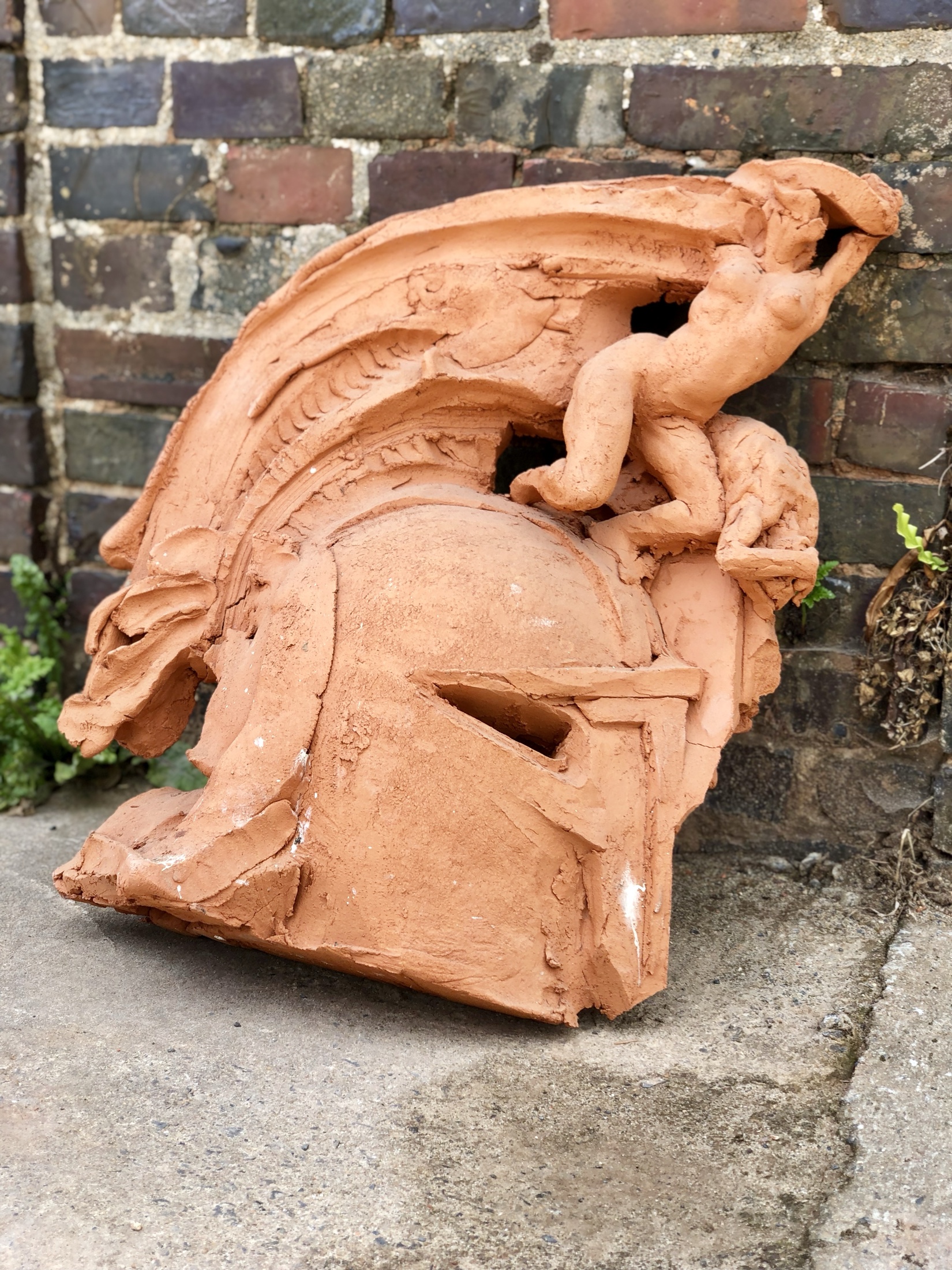 Sculpture terracotta avec figure et visage modelé en Grès de Noron
